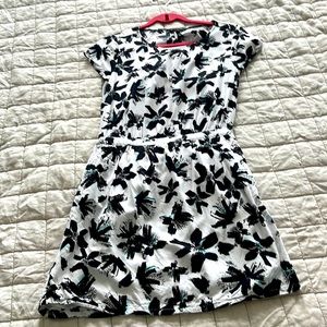 Open at the lower back. banana  republic.